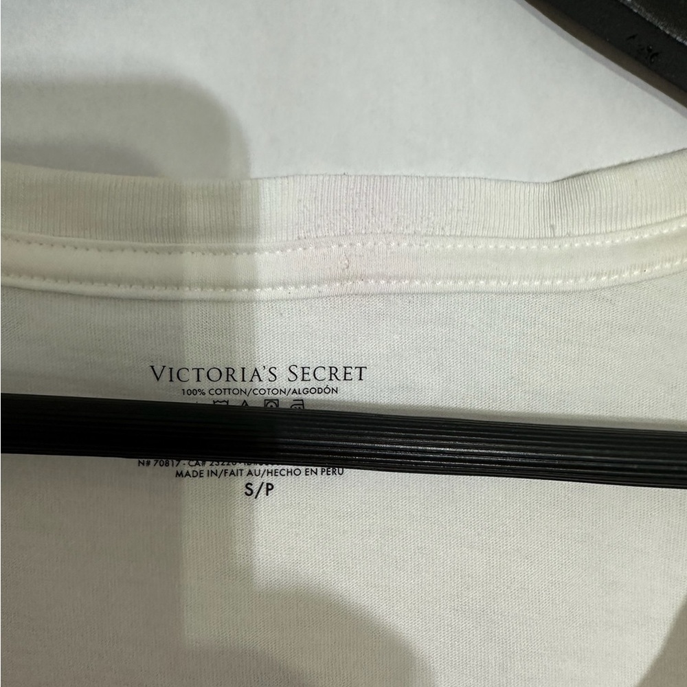 Victoria’s Secret Bombshell White w Metallic Pink Rare Y2K Graphic Tee Small - Picture 13 of 13